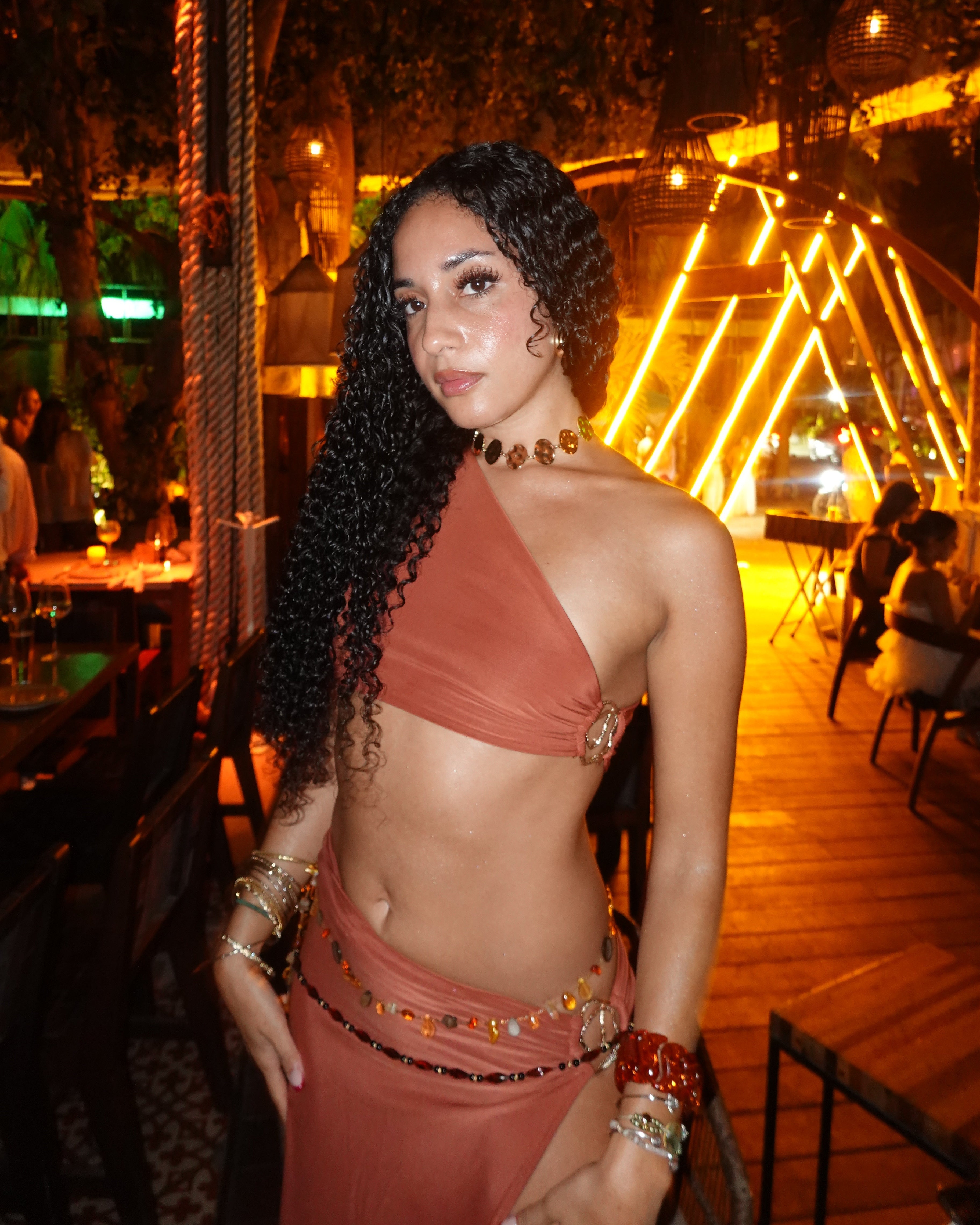 Natural Black||carousel