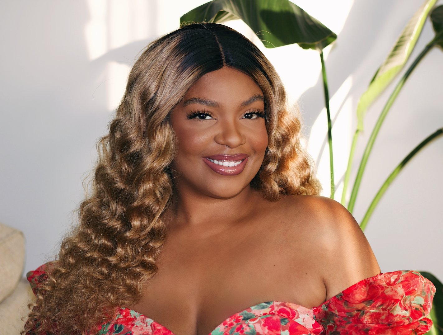 Dark Blonde (#27) with Dark Roots (#1B)||carousel