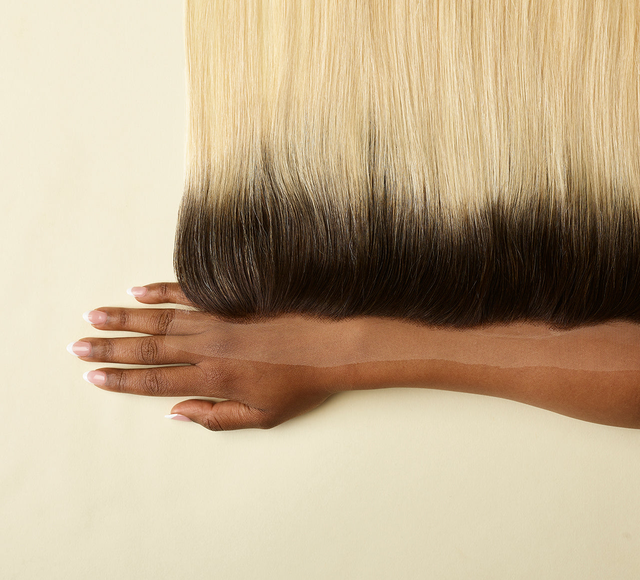 Blonde (#613) with Dark Roots (#1B)||carousel