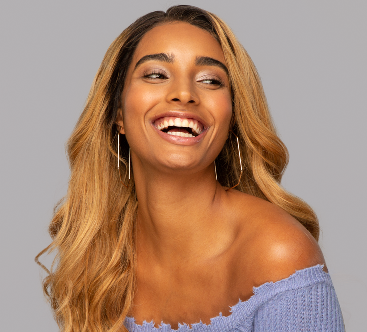 Dark Blonde (#27) with Dark Roots (#1B)||carousel