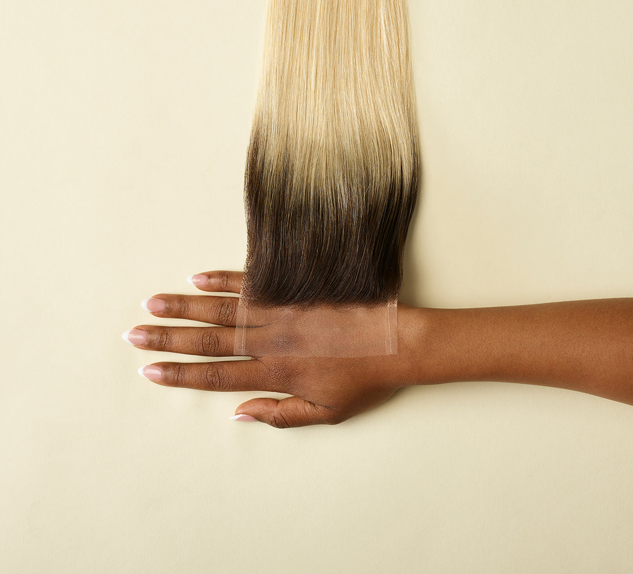 Blonde (#613) with Dark Roots (#1B)||carousel