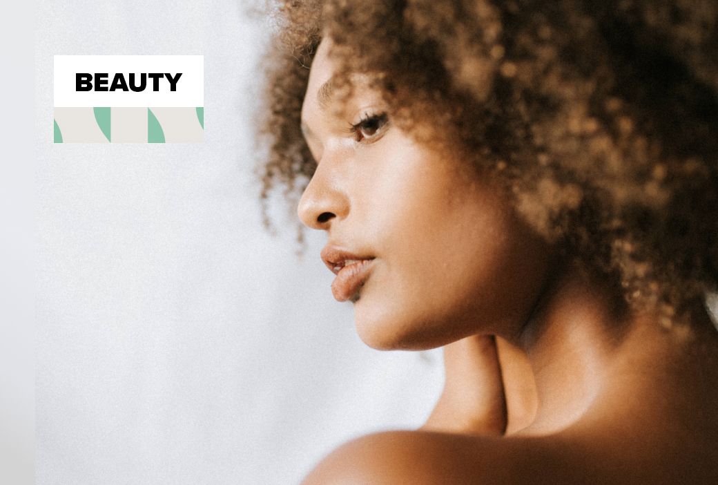 Blotting paper and mattifying products for managing oily skin